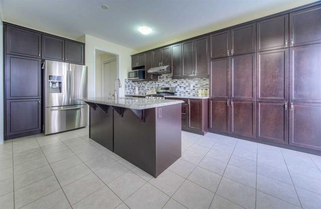 296 Shady Glen Cres, House detached with 4 bedrooms, 3 bathrooms and 4 parking in Kitchener ON | Image 2