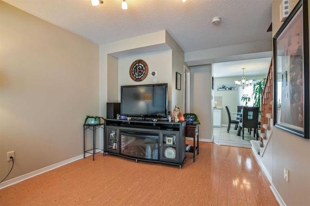 57 Spadina Rd, Townhouse with 3 bedrooms, 2 bathrooms and 2 parking in Brampton ON | Image 32