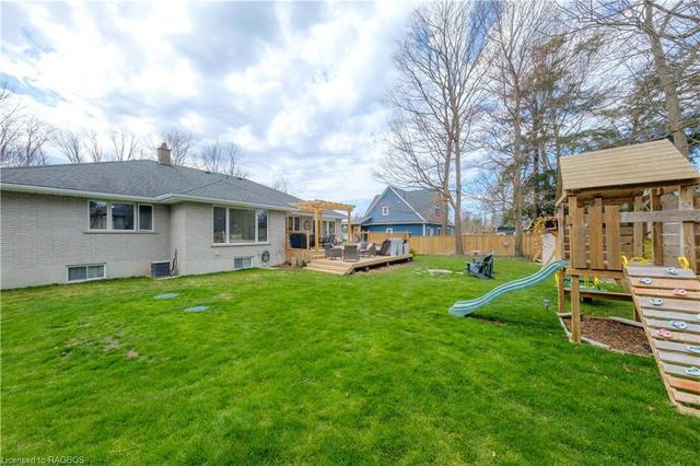 906 Tanglewood Drive, House detached with 3 bedrooms, 1 bathrooms and 7 parking in Huron Kinloss ON | Image 29