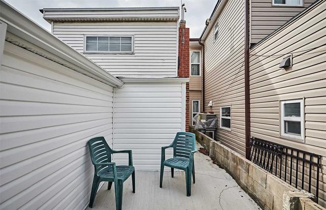 165 Claremont St, House detached with 3 bedrooms, 2 bathrooms and 0 parking in Toronto ON | Image 6