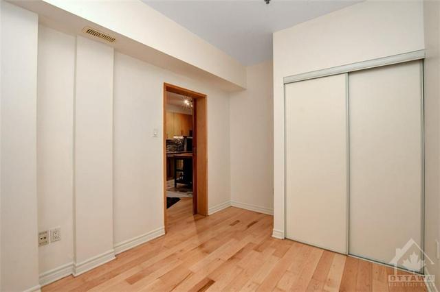 101 - 429 Kent Street, Condo with 2 bedrooms, 2 bathrooms and 1 parking in Ottawa ON | Image 13
