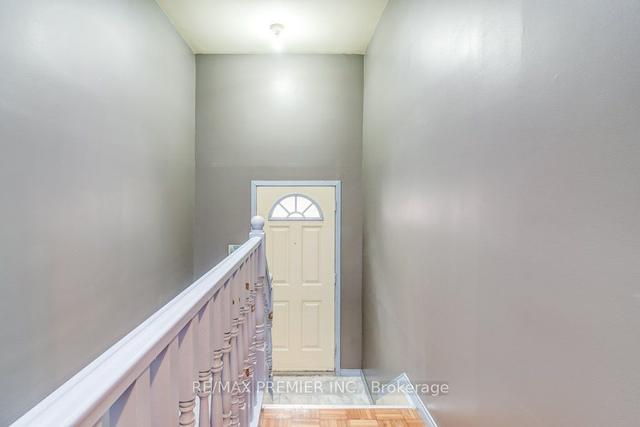 985 Caledonia Rd, House detached with 2 bedrooms, 2 bathrooms and 3 parking in Toronto ON | Image 10