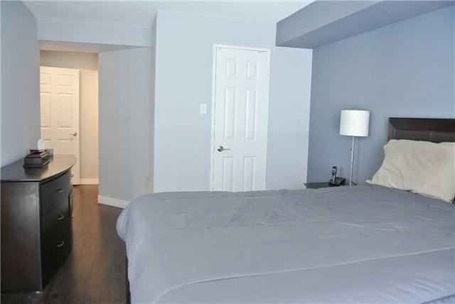 1002 - 330 Rathburn Rd W, Condo with 2 bedrooms, 2 bathrooms and 1 parking in Mississauga ON | Image 13