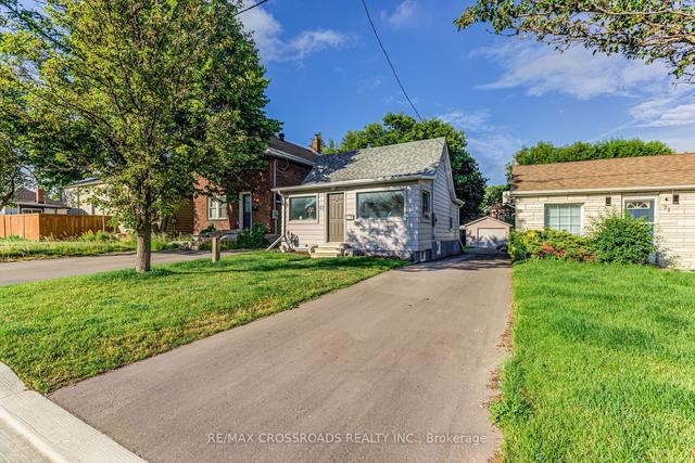 67 Grenfell St, House detached with 2 bedrooms, 2 bathrooms and 5 parking in Oshawa ON | Image 1
