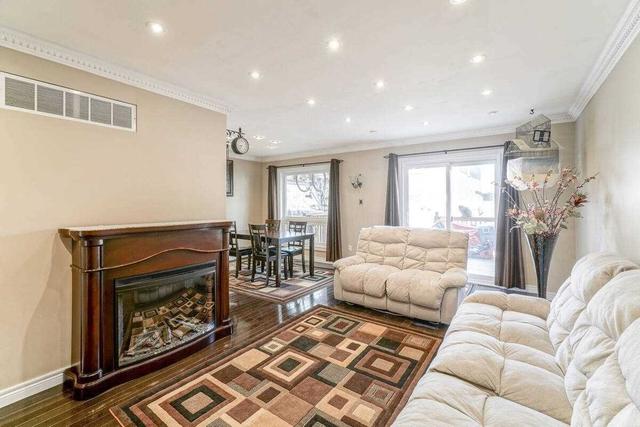 35 Langston Dr, House detached with 3 bedrooms, 3 bathrooms and 4 parking in Brampton ON | Image 33