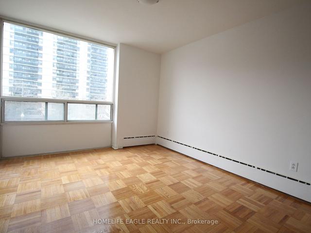 305 - 77 Erskine St, Condo with 2 bedrooms, 1 bathrooms and 1 parking in Toronto ON | Image 9