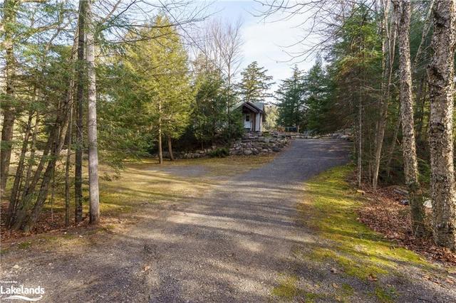 3117 Limberlost Road, House detached with 3 bedrooms, 1 bathrooms and 10 parking in Lake of Bays ON | Image 2