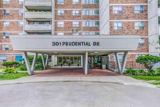 408 - 301 Prudential Dr, Condo with 3 bedrooms, 2 bathrooms and 1 parking in Toronto ON | Image 2