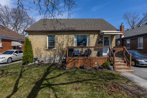 36 Ephgrave Blvd, House detached with 2 bedrooms, 1 bathrooms and 2 parking in Peterborough ON | Card Image