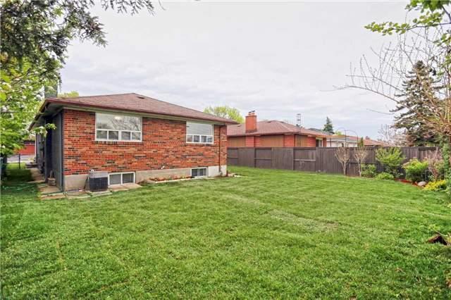 3296 Cardross Rd, House detached with 3 bedrooms, 3 bathrooms and 4 parking in Mississauga ON | Image 20