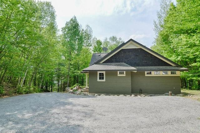 364 North Deer Lake Road, House detached with 3 bedrooms, 2 bathrooms and null parking in Huntsville ON | Image 25