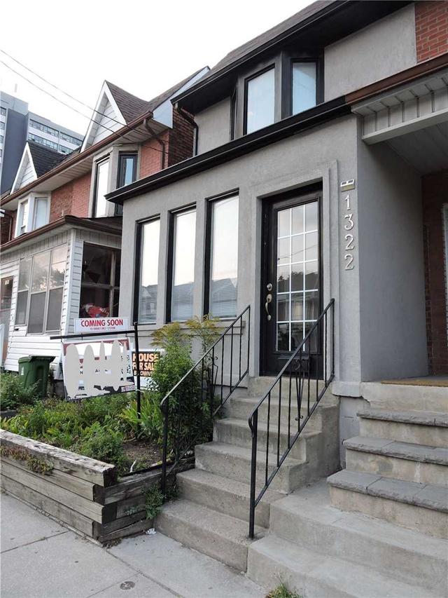 1322 Dupont St, House semidetached with 3 bedrooms, 2 bathrooms and 0 parking in Toronto ON | Image 1