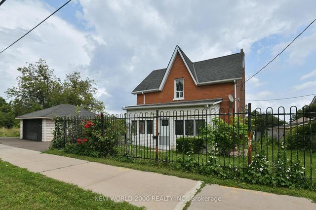 8071 Kipling Ave, House detached with 4 bedrooms, 2 bathrooms and 7 parking in Vaughan ON | Image 12
