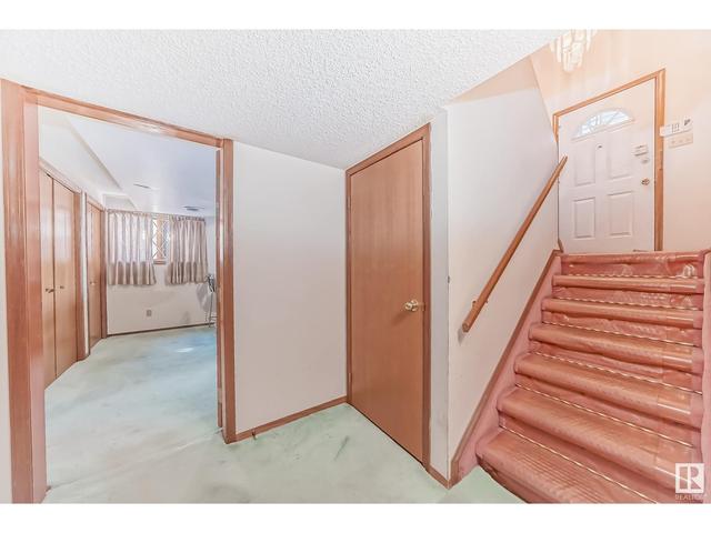9647 106a Av Nw, House detached with 6 bedrooms, 3 bathrooms and 4 parking in Edmonton AB | Image 28