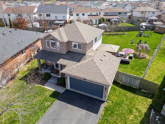 7 Moffat Crt, House detached with 3 bedrooms, 4 bathrooms and 6 parking in Brantford ON | Image 34