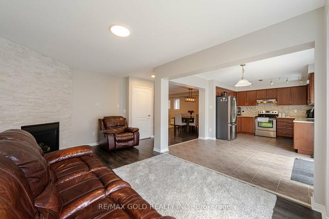 27 Treegrove Cres, House detached with 4 bedrooms, 4 bathrooms and 6 parking in Brampton ON | Image 6