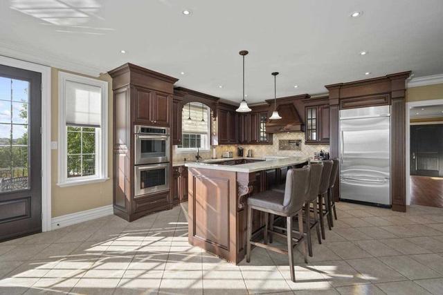 53 Isaiah Dr, House detached with 5 bedrooms, 6 bathrooms and 7 parking in Vaughan ON | Image 3