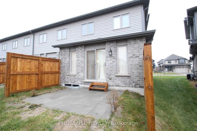 40 Netherwood Rd E, House attached with 3 bedrooms, 3 bathrooms and 2 parking in Kitchener ON | Image 6