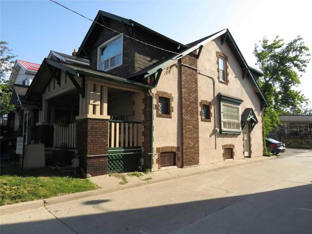 701 Coxwell Ave, House detached with 0 bedrooms, 1 bathrooms and 4 parking in Toronto ON | Image 2