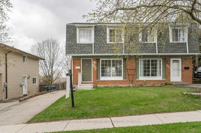 597 Willow Rd, House semidetached with 3 bedrooms, 1 bathrooms and 2 parking in Guelph ON | Image 12
