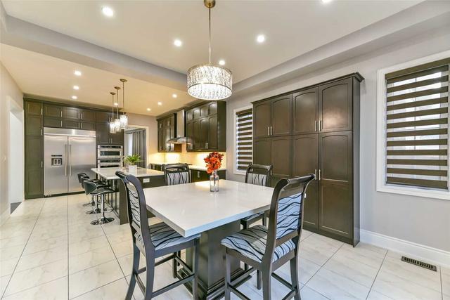 39 Gordon Randle Dr, House detached with 5 bedrooms, 4 bathrooms and 10 parking in Brampton ON | Image 4
