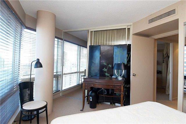 3404 - 1001 Bay St, Condo with 2 bedrooms, 2 bathrooms and 1 parking in Toronto ON | Image 10
