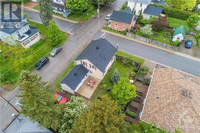 206 Drummond Street E, House detached with 3 bedrooms, 1 bathrooms and 2 parking in Merrickville Wolford ON | Image 8