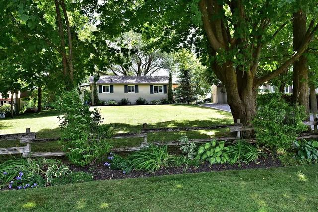 52 Charlore Park Dr, House detached with 2 bedrooms, 1 bathrooms and 6 parking in Kawartha Lakes ON | Image 16