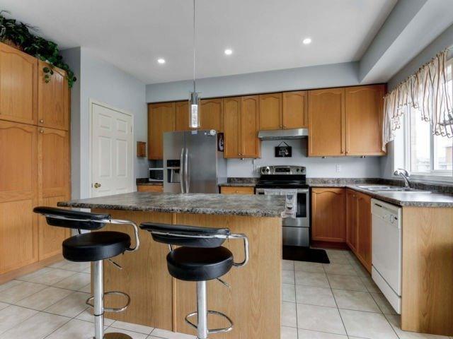 110 Stillman Dr, House detached with 4 bedrooms, 4 bathrooms and 4 parking in Brampton ON | Image 9