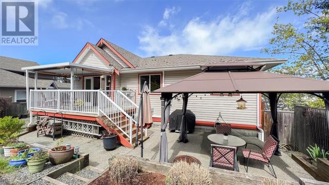 6231 Selkirk Terr, House detached with 5 bedrooms, 3 bathrooms and 4 parking in North Cowichan BC | Image 35