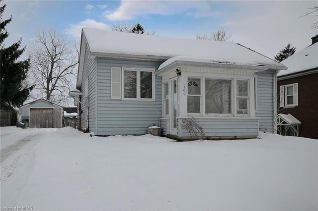 169 Tracy Street, House detached with 2 bedrooms, 1 bathrooms and 4 parking in St. Marys ON | Image 3