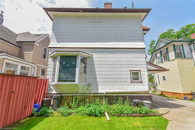 4752 St Clair Avenue, House detached with 4 bedrooms, 1 bathrooms and null parking in Niagara Falls ON | Image 31