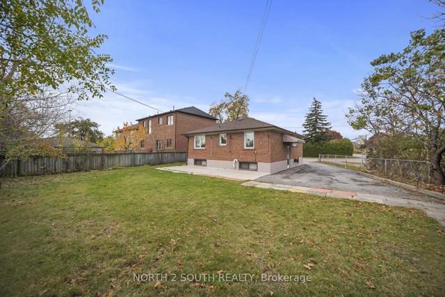 24 Deverell Cres, House detached with 3 bedrooms, 2 bathrooms and 7 parking in Toronto ON | Image 30