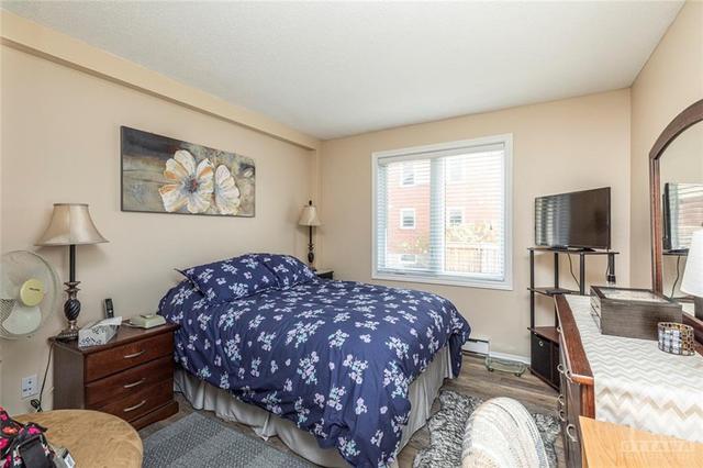 100 - 1725 Marsala Crescent, House attached with 2 bedrooms, 1 bathrooms and 2 parking in Ottawa ON | Image 15