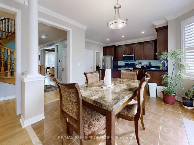 17 Grapevine Circ, House detached with 4 bedrooms, 5 bathrooms and 6 parking in Toronto ON | Image 30