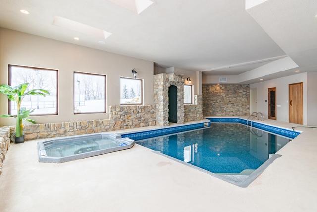 4 Shannon Mews, House detached with 7 bedrooms, 7 bathrooms and 14 parking in Calgary AB | Image 40