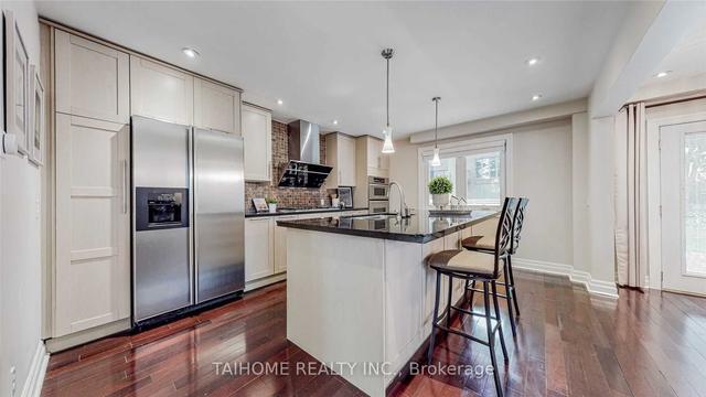 31 Stubbswood Sq, House detached with 3 bedrooms, 4 bathrooms and 6 parking in Toronto ON | Image 23