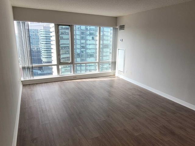 2506 - 210 Victoria St, Condo with 1 bedrooms, 1 bathrooms and 1 parking in Toronto ON | Image 3