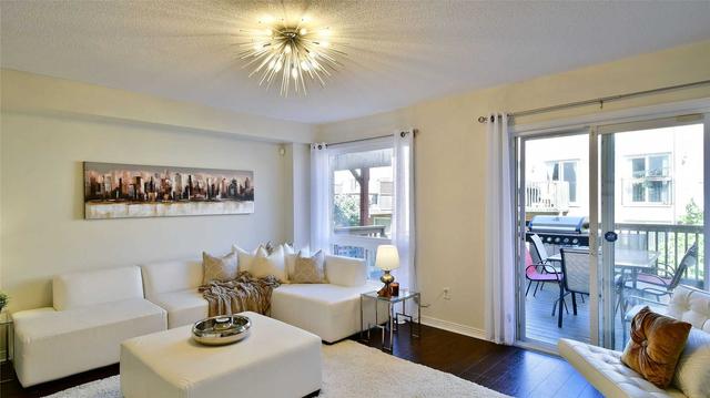 87 Wilkes Cres, House attached with 3 bedrooms, 4 bathrooms and 3 parking in Toronto ON | Image 32