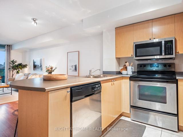 612 - 17 Barberry Pl, Condo with 1 bedrooms, 2 bathrooms and 1 parking in Toronto ON | Image 14