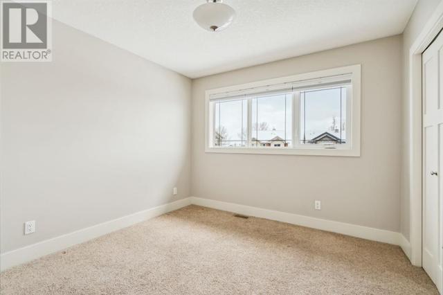 226 Crystal Green Place, House detached with 3 bedrooms, 2 bathrooms and 4 parking in Okotoks AB | Image 29