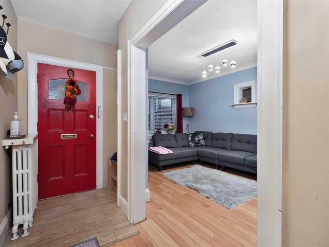 58 Ashbury Ave, House semidetached with 4 bedrooms, 3 bathrooms and 1 parking in Toronto ON | Image 5