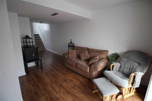 61 Franklin Crt, Townhouse with 3 bedrooms, 2 bathrooms and 1 parking in Brampton ON | Image 12