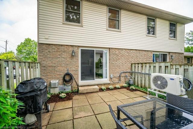 9 - 11 Grand River Boulevard, House attached with 3 bedrooms, 1 bathrooms and 1 parking in Kitchener ON | Image 25