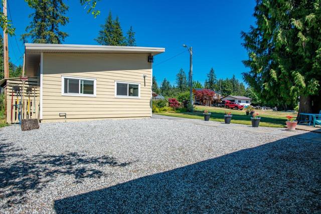 8334 Busk Road, House detached with 2 bedrooms, 2 bathrooms and 10 parking in Central Kootenay E BC | Image 95