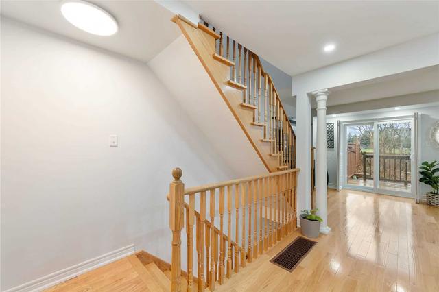 40 Jeremiah Lane, House attached with 3 bedrooms, 4 bathrooms and 2 parking in Toronto ON | Image 25