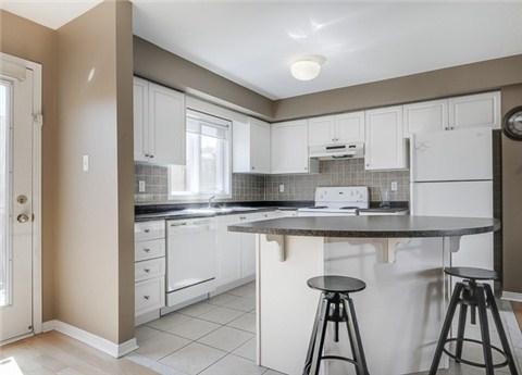 T.H. 10 - 200 Tenth St, Townhouse with 2 bedrooms, 3 bathrooms and 2 parking in Toronto ON | Image 3