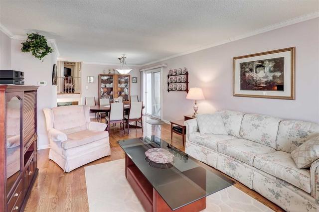 22 Burnhamill Pl, House detached with 3 bedrooms, 2 bathrooms and 6 parking in Toronto ON | Image 25