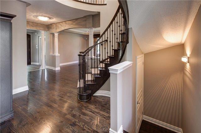 81 Spring Azure Cres, House detached with 4 bedrooms, 5 bathrooms and 2 parking in Oakville ON | Image 5