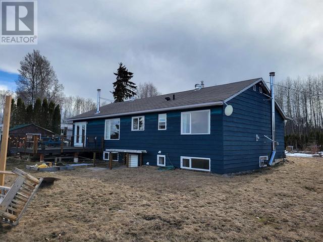 7698 Water Subdivision Loop Road, House detached with 4 bedrooms, 2 bathrooms and null parking in Bulkley Nechako C BC | Image 32